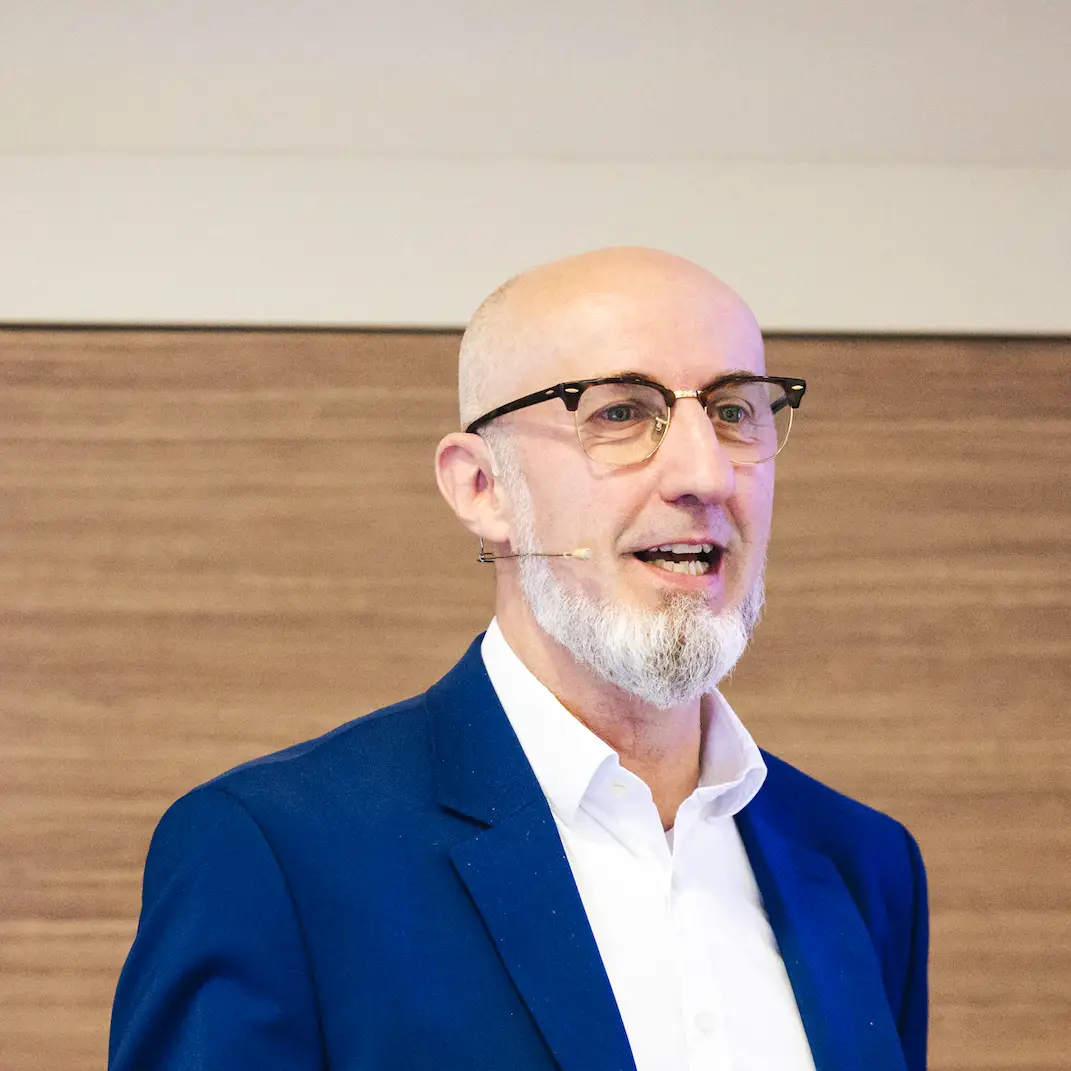Dr. Sven Schmeier